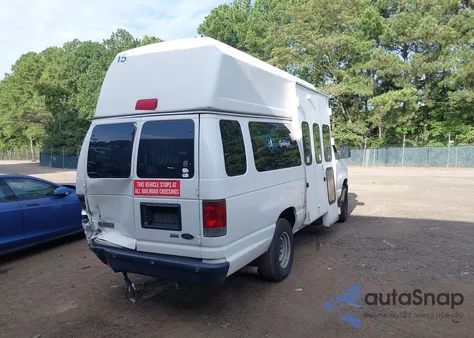2010 Ford E-350 Super Duty Commercial/Recreational z USA, uszkodzony, nr VIN 1FTDS3EL1ADA22633